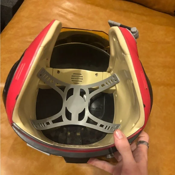 NEW Disney Parks Star Wars Galaxy's Edge Black Poe X-Wing Pilot Helmet W/Sounds - Picture 7 of 11